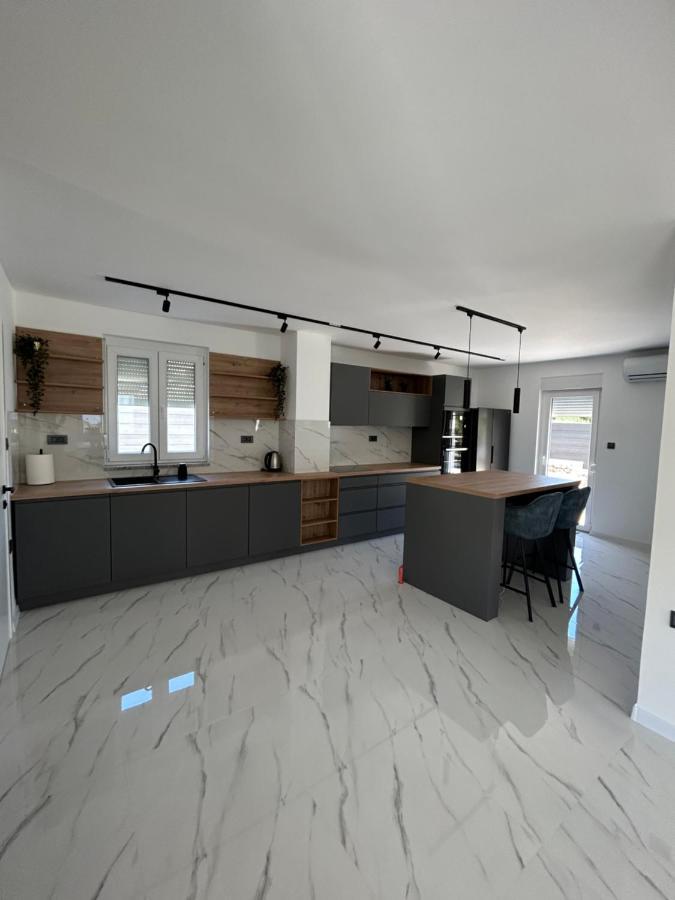 Villa Kety Baška Exteriör bild