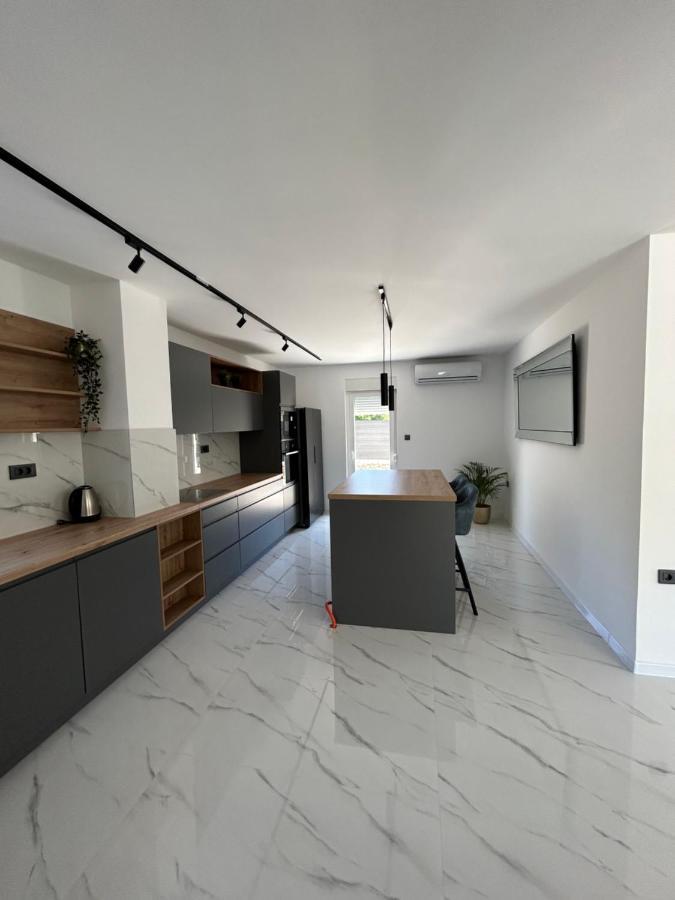 Villa Kety Baška Exteriör bild